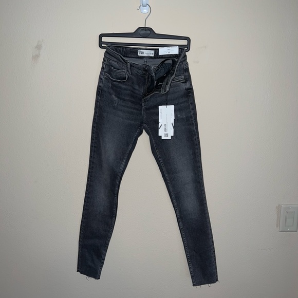 ZARA Women: The 80s Skinny Jeans in Tampa Black